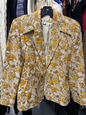 Textured Floral Brocade Blazer - Gold & Cream